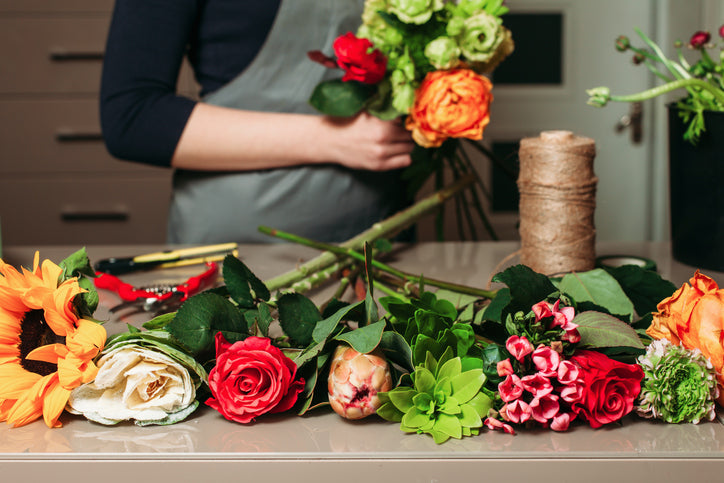 Así es como puedes reutilizar tus flores de Acción de Gracias y agregar un nuevo propósito