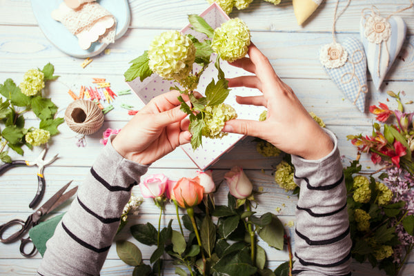 Arreglo floral de Acción de Gracias de bricolaje en tu propio jardín